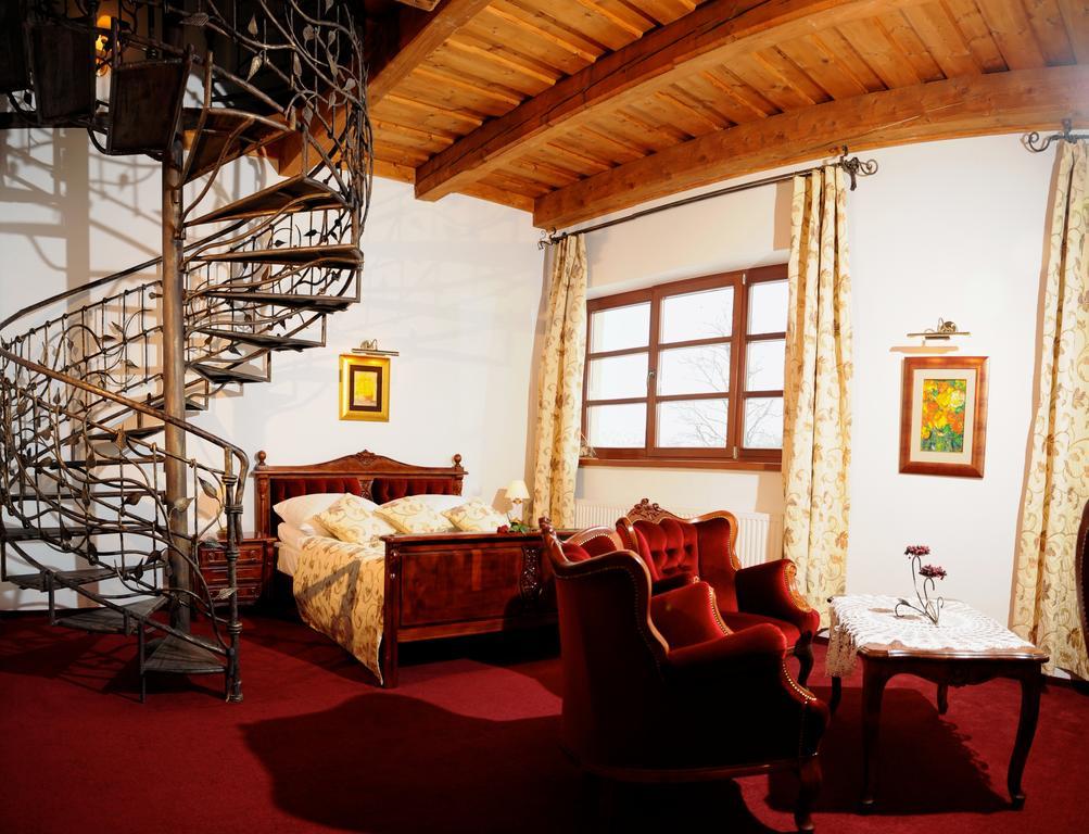 Folwark Stara Winiarnia Hotel Mszana Dolna Kamer foto