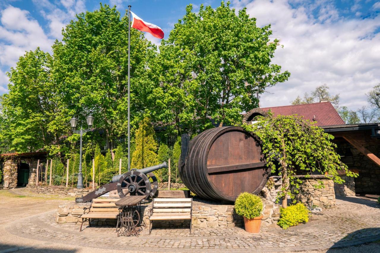 Folwark Stara Winiarnia Hotel Mszana Dolna Buitenkant foto