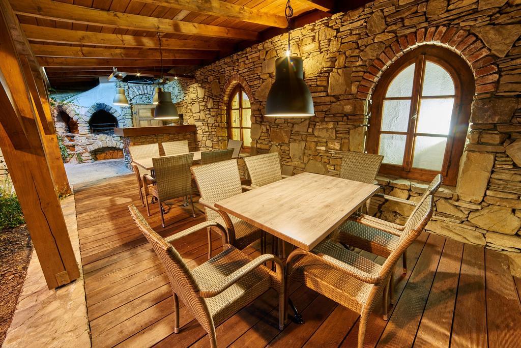 Folwark Stara Winiarnia Hotel Mszana Dolna Buitenkant foto