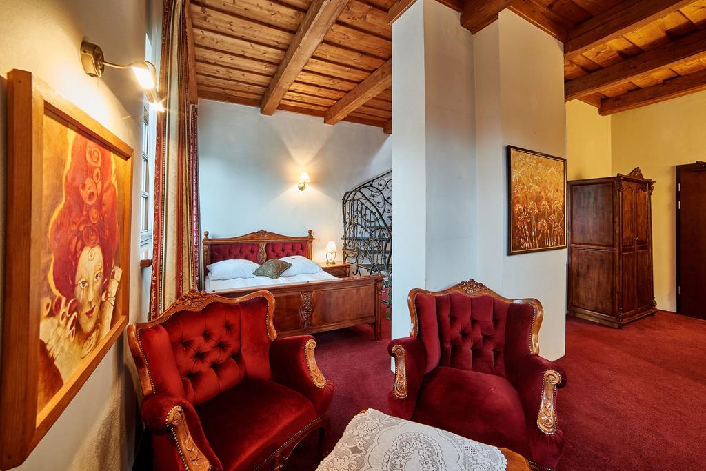 Folwark Stara Winiarnia Hotel Mszana Dolna Buitenkant foto
